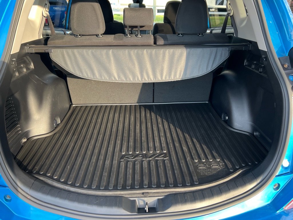 Used 2018 Toyota RAV4 XLE w/ Plus Extra Value Package image 10