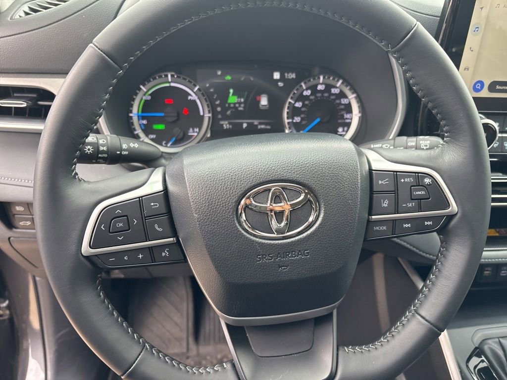 Used 2025 Toyota Highlander XLE AWD/4WD image 15