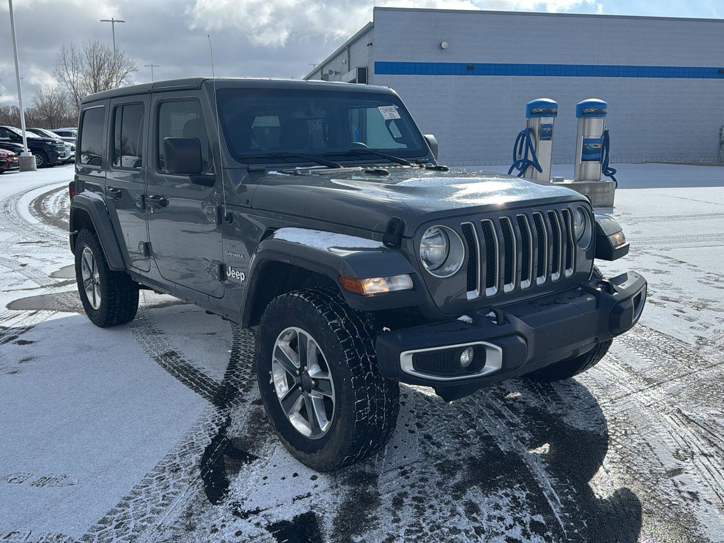 Used 2023 Jeep Wrangler Sahara image 7