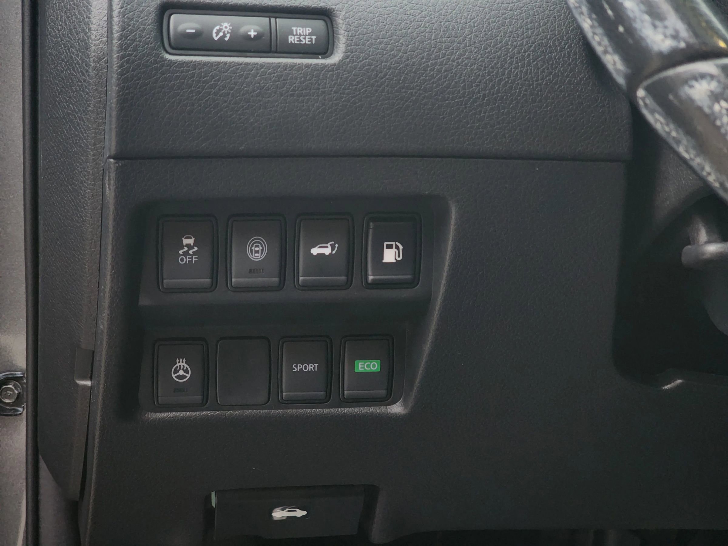 Used 2018 Nissan Rogue SL w/ Premium Package image 18