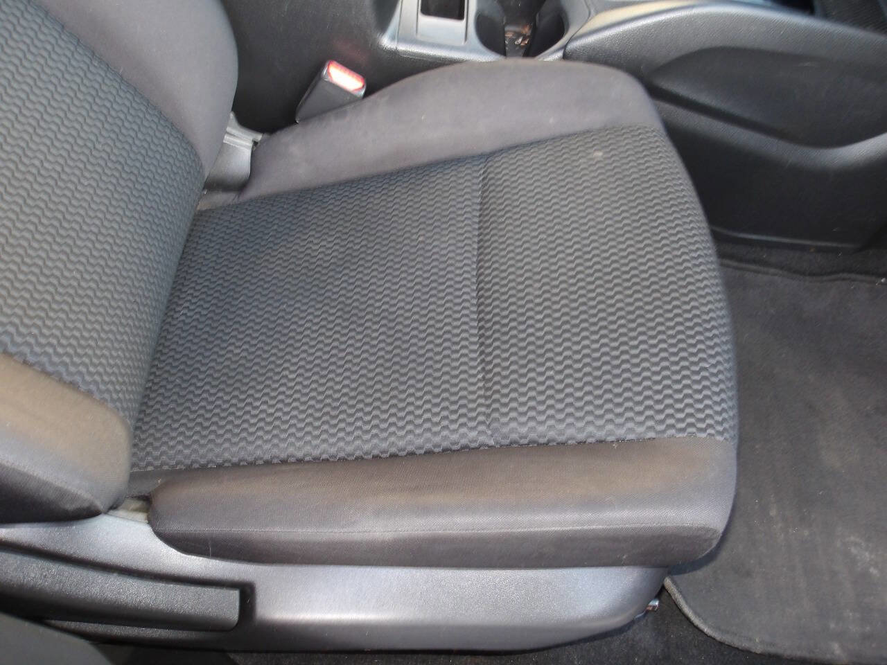 Used 2019 Nissan Rogue Sport S image 18