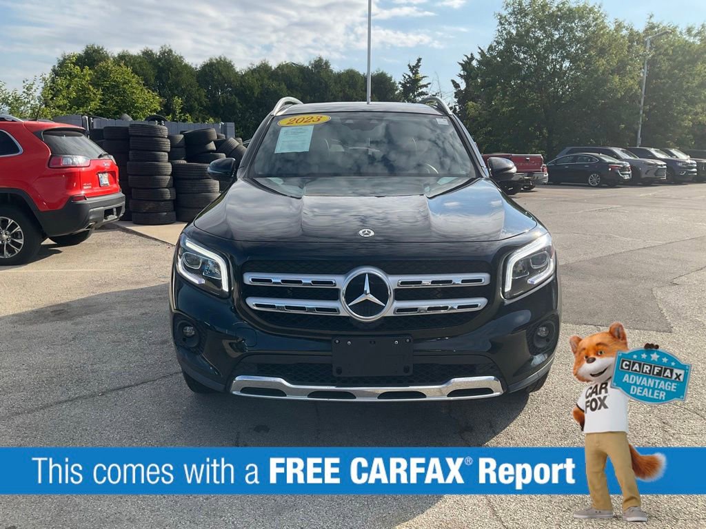 Used 2023 Mercedes-Benz GLB 250 4MATIC w/ Premium Package image 2