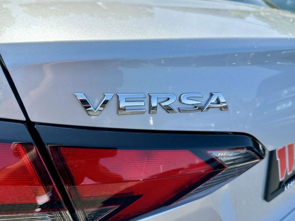 Used 2025 Nissan Versa SV w/ Trunk Package FWD image 17