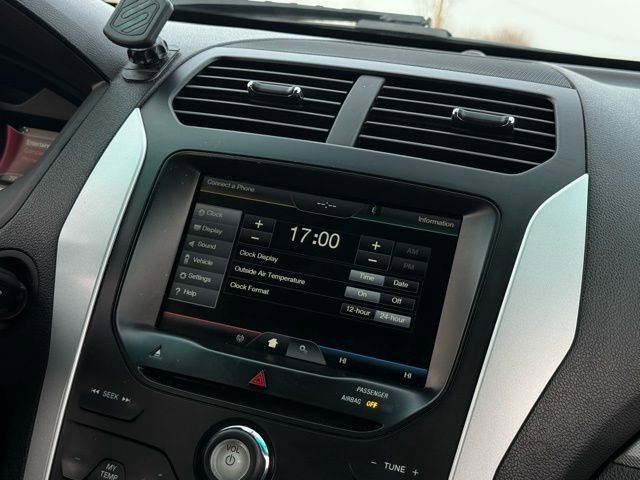 Used 2015 Ford Explorer XLT w/ Equipment Group 202A image 20