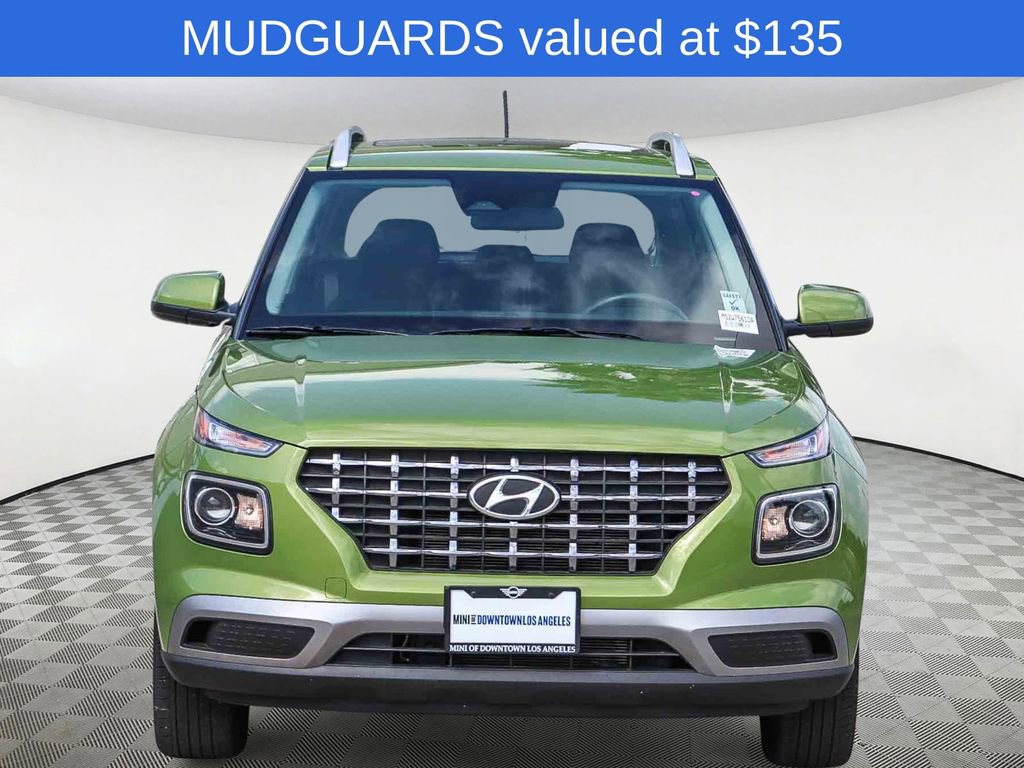 Used 2024 Hyundai Venue SEL image 2