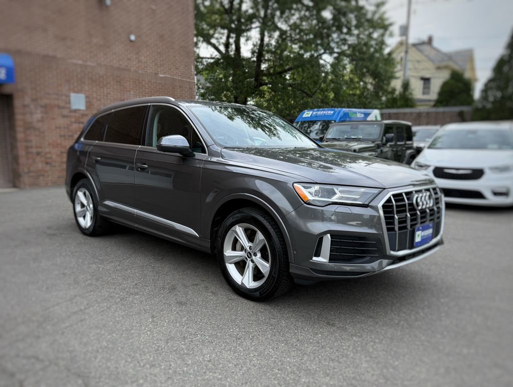 Used 2021 Audi Q7 2.0T Premium Plus w/ Premium Plus Package AWD/4WD image 3