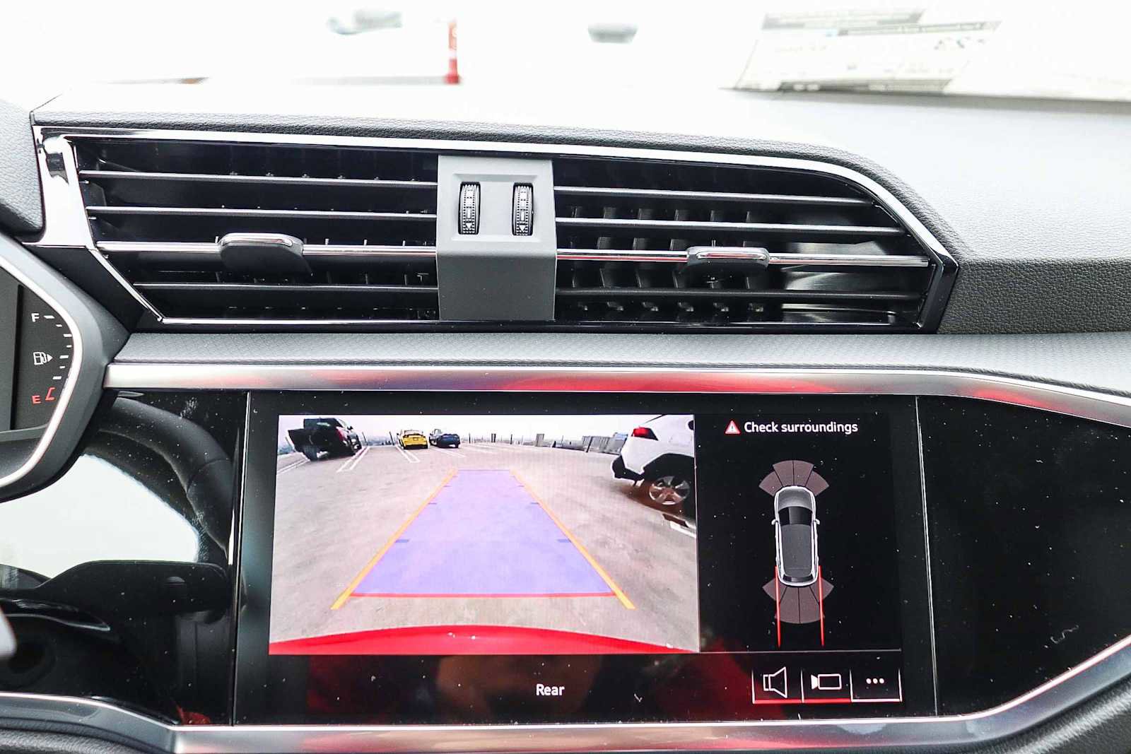 New 2025 Audi Q3 2.0T Premium image 33