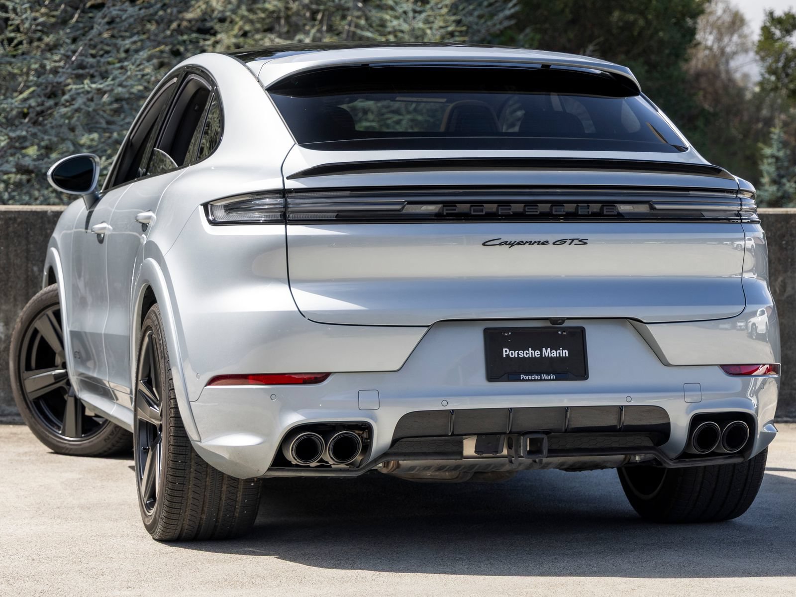 Certified 2025 Porsche Cayenne GTS AWD/4WD image 3