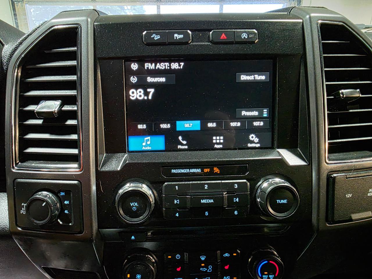 Used 2017 Ford F150 XLT w/ Equipment Group 302A Luxury AWD/4WD image 31