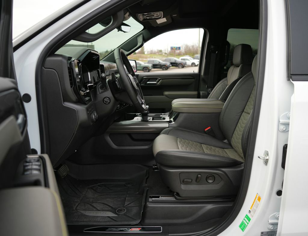 Used 2026 Chevrolet Silverado 1500 ZR2 w/ Dark Appearance Package image 26