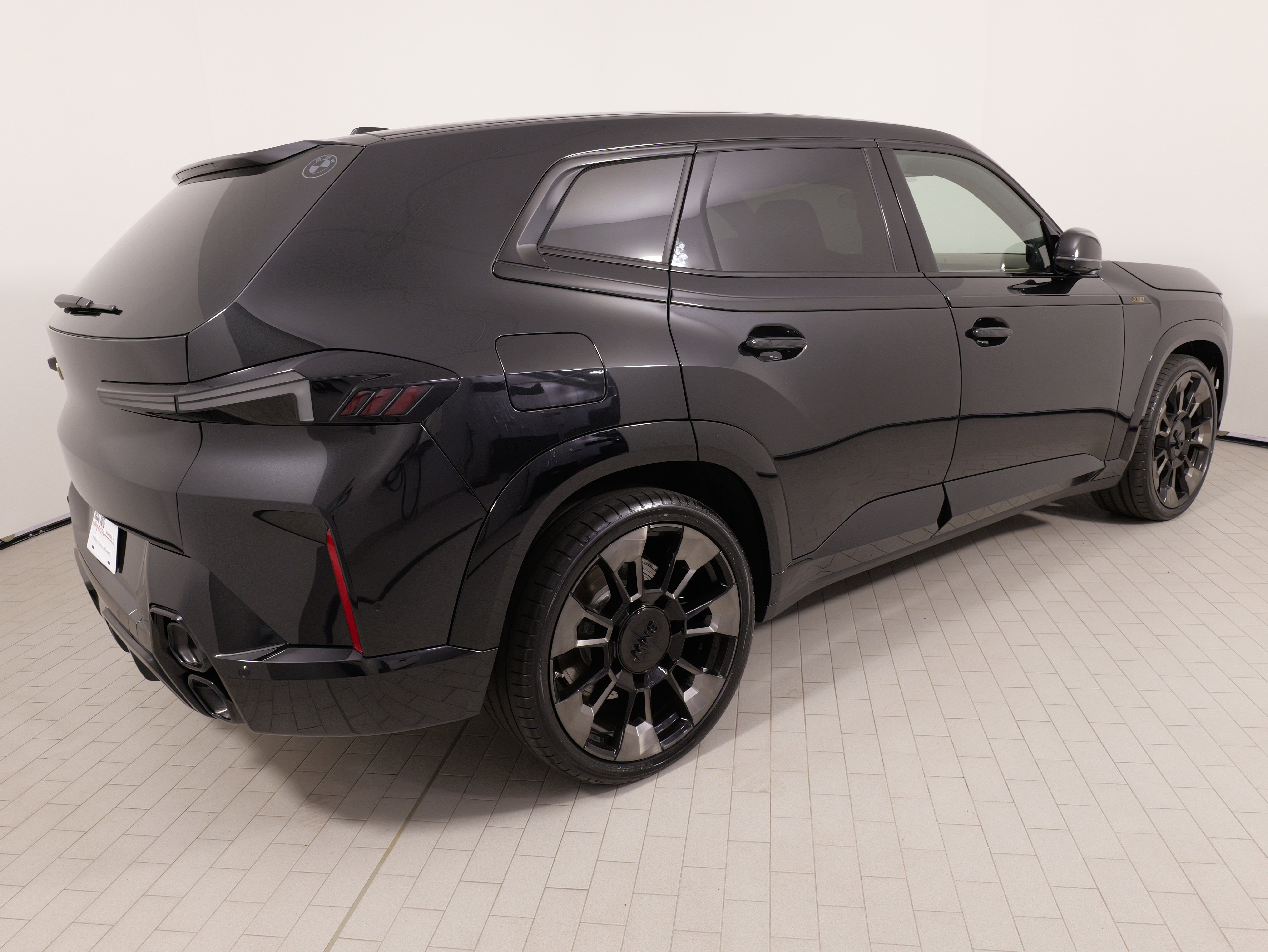 Used 2023 BMW XM w/ M Driver's Package AWD/4WD image 12