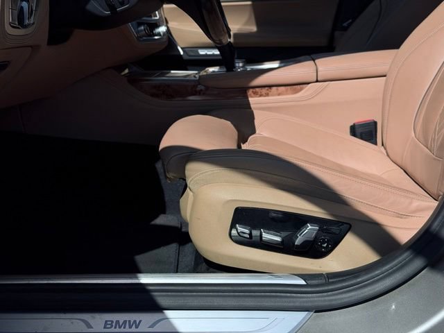 Used 2018 BMW 750i RWD image 22