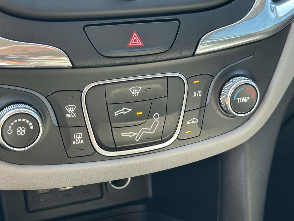 Used 2020 Chevrolet Equinox LS FWD image 25