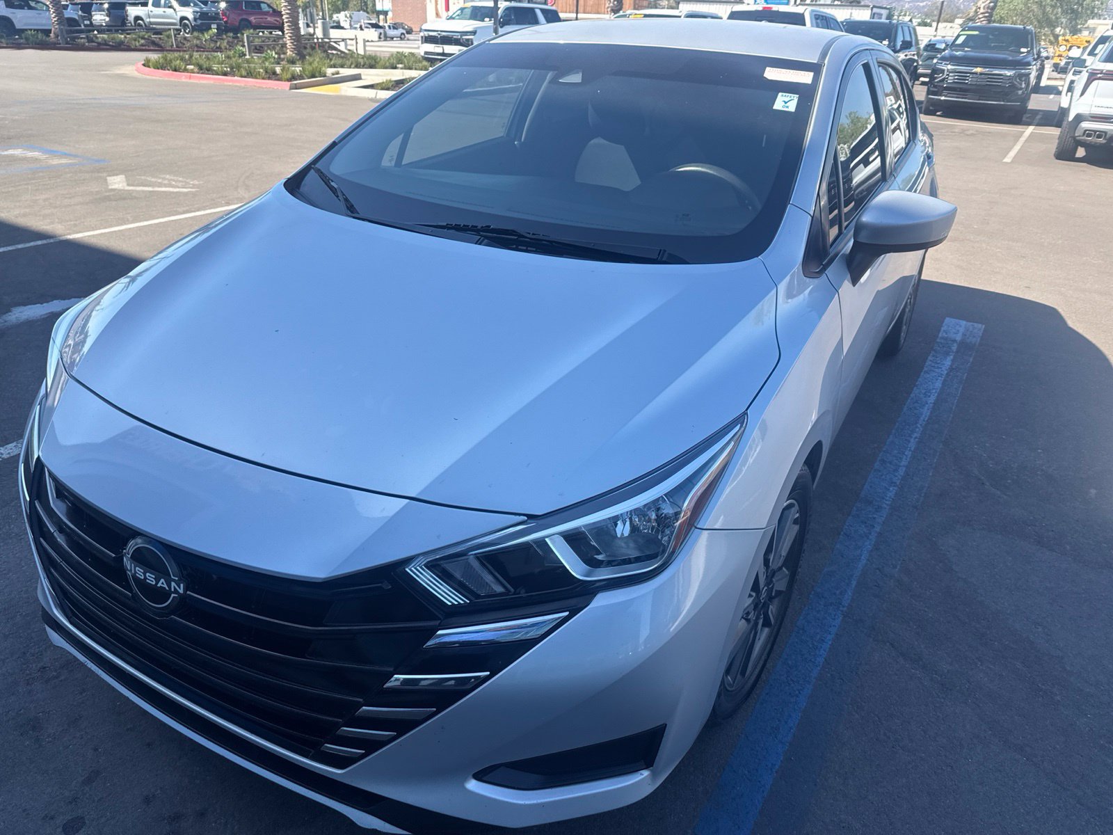 Used 2023 Nissan Versa SV FWD image 4