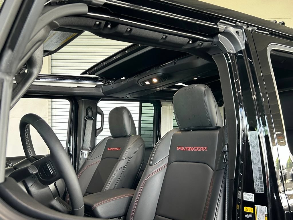 Used 2026 Jeep Wrangler Unlimited Rubicon AWD/4WD image 15