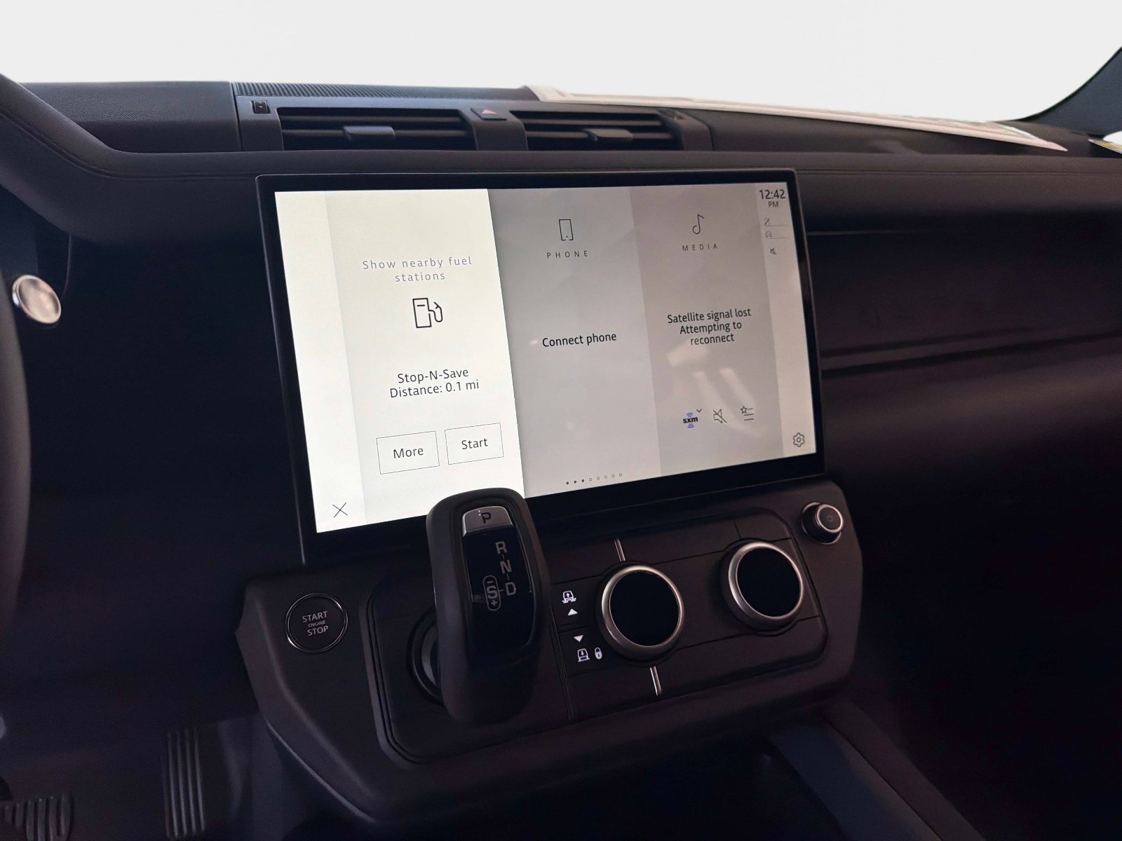 New 2026 Land Rover Defender 110 X-Dynamic SE image 22