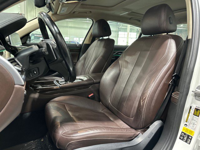 Used 2017 BMW 740i xDrive AWD/4WD image 4