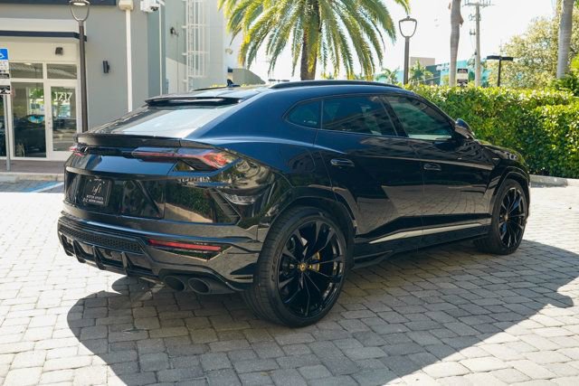 Used 2022 Lamborghini Urus image 27