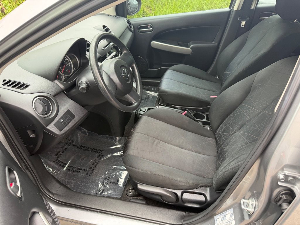 Used 2013 MAZDA MAZDA2 Sport FWD image 18