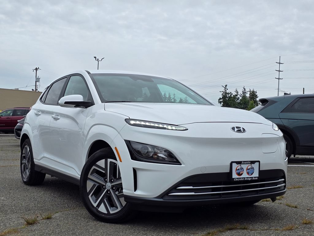 Used 2023 Hyundai Kona SE FWD image 1