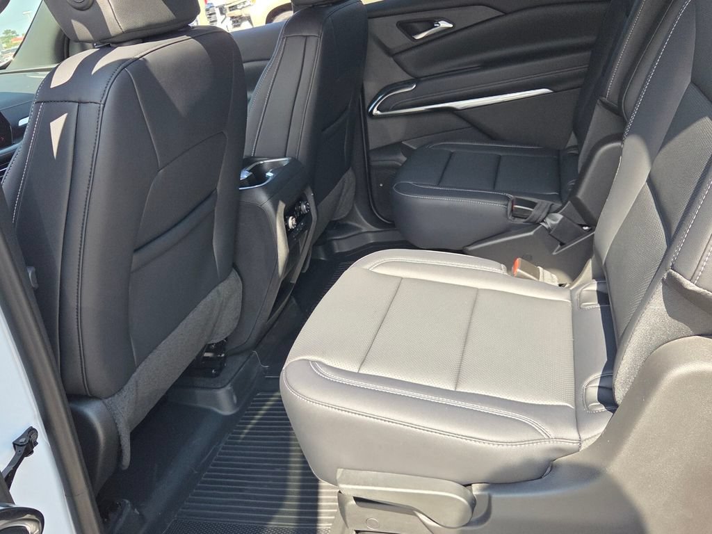 New 2027 Chevrolet Traverse LT w/ Sun and Wheel Package FWD image 6
