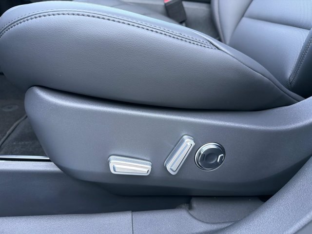 New 2026 Lincoln Nautilus Premier AWD/4WD image 11
