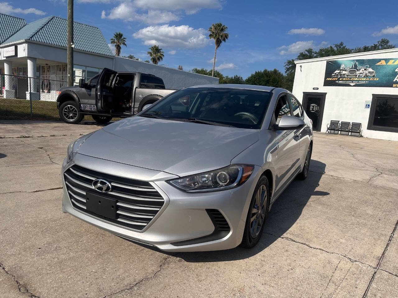 Used 2018 Hyundai Elantra SEL FWD image 3
