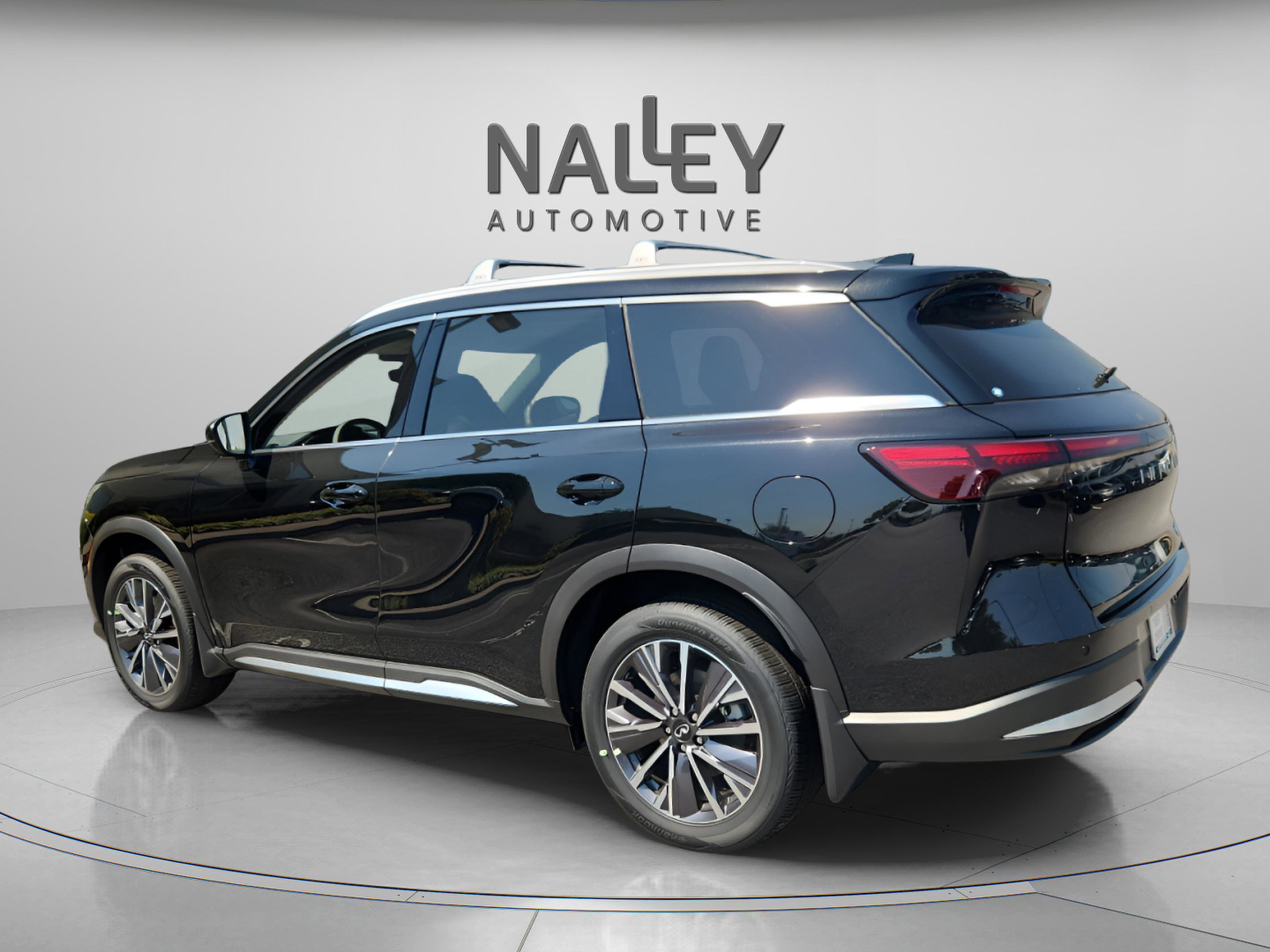 New 2026 INFINITI QX60 Luxe image 3