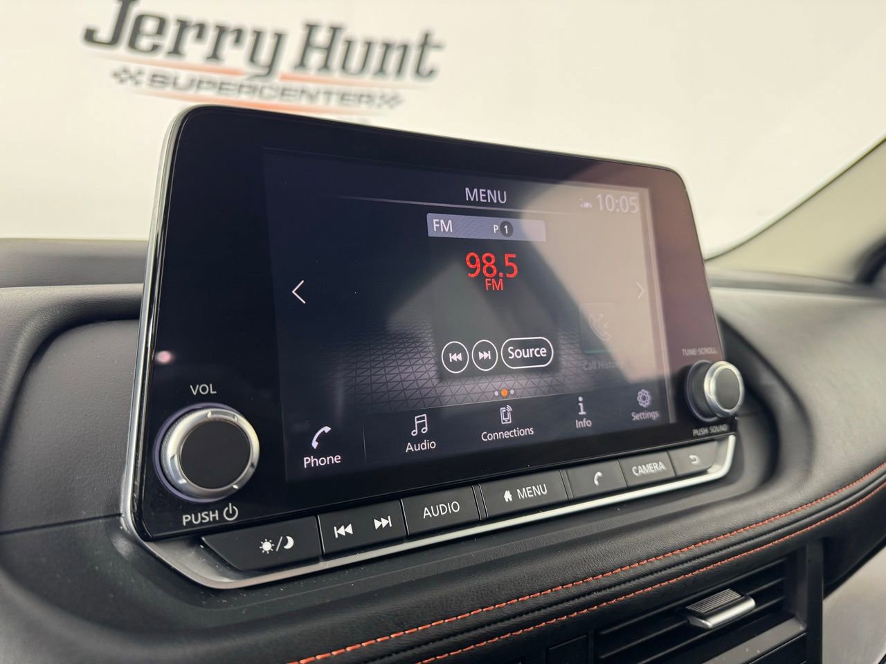 Used 2025 Nissan Rogue SV w/ Rock Creek Premium Package image 15