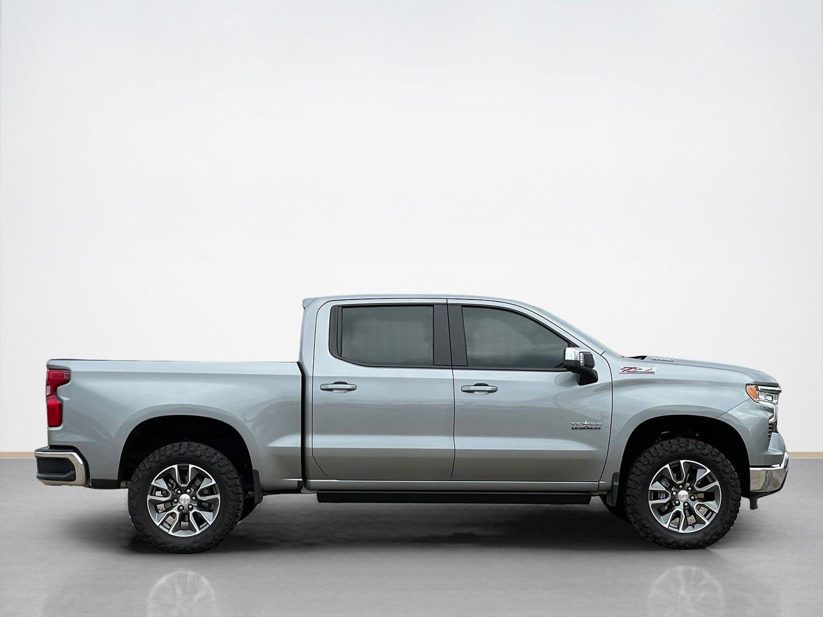 Used 2025 Chevrolet Silverado 1500 LT image 8