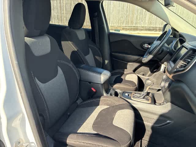 Used 2014 Jeep Cherokee Latitude FWD image 22