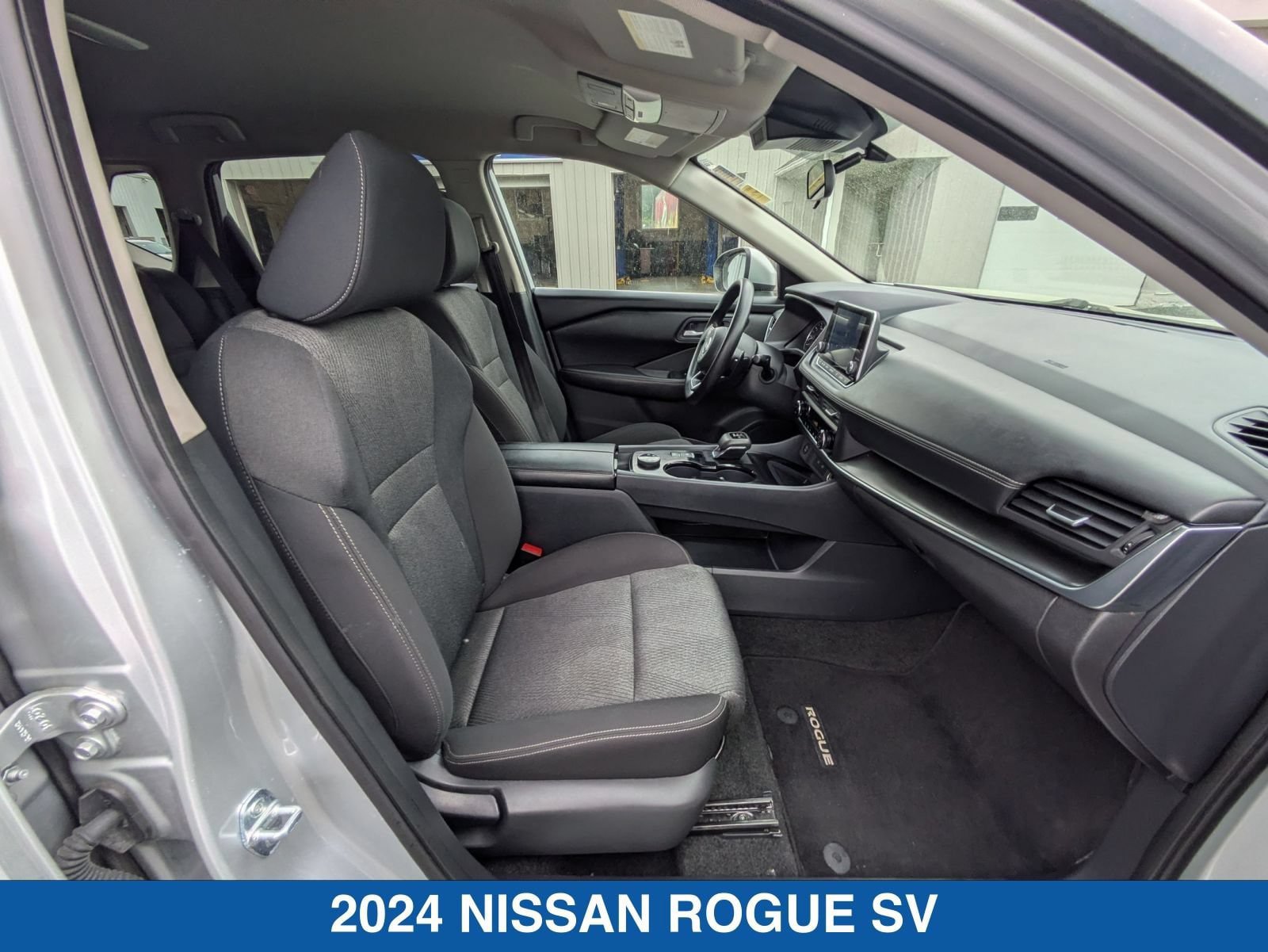 Used 2024 Nissan Rogue SV AWD/4WD image 35