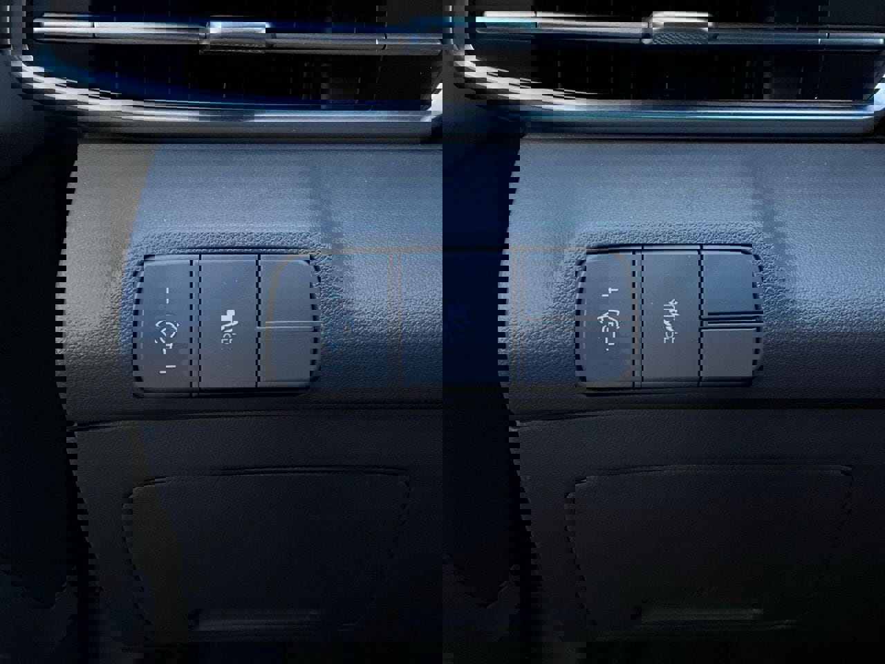 Used 2025 Hyundai Elantra SEL image 22