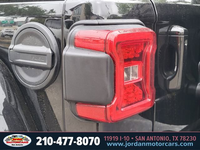 Used 2025 Jeep Wrangler Unlimited Rubicon 392 image 9