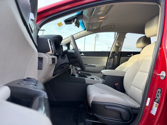 Used 2022 Kia Sportage LX image 5