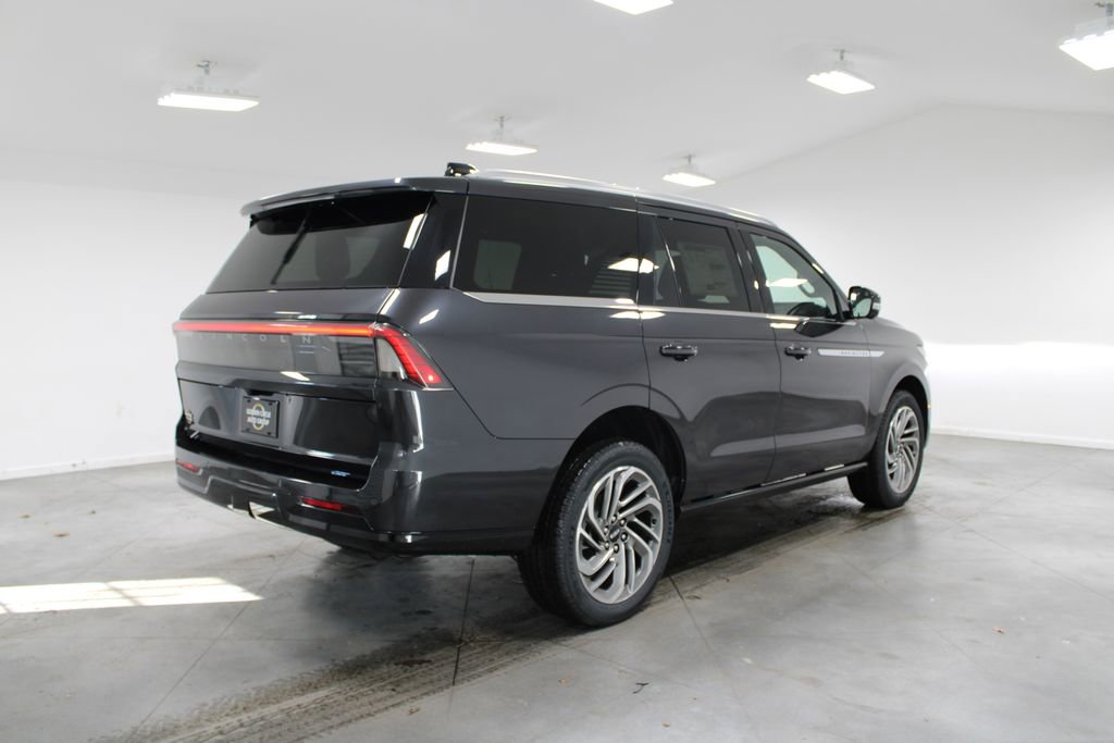 New 2026 Lincoln Navigator Reserve image 8