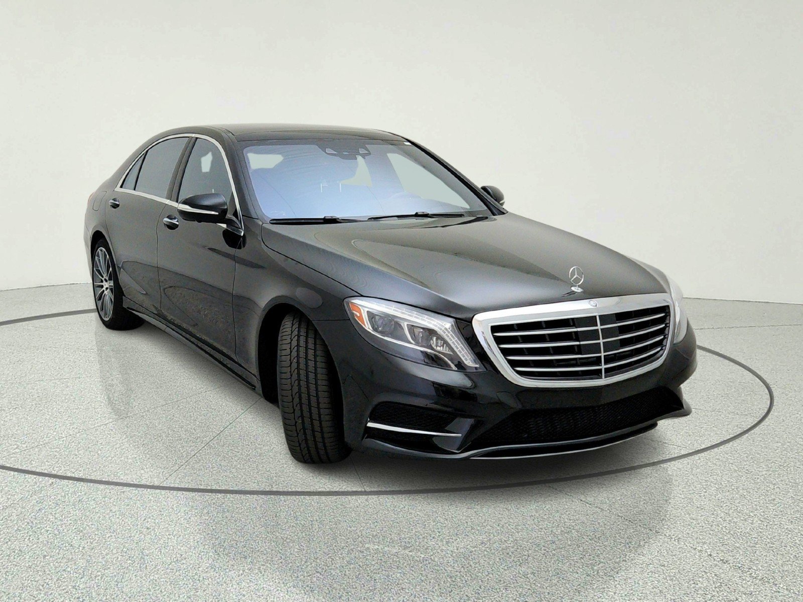 Used 2015 Mercedes-Benz S 550 4MATIC Sedan image 4