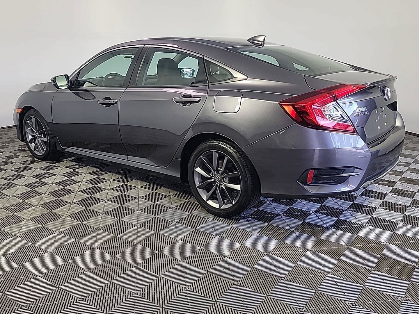 Certified 2019 Honda Civic EX image 9