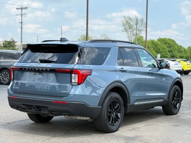 Used 2025 Ford Explorer Active AWD/4WD image 42
