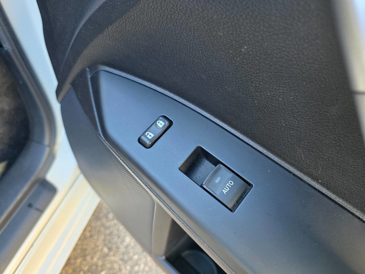 Used 2012 Lexus CT 200h Premium image 30