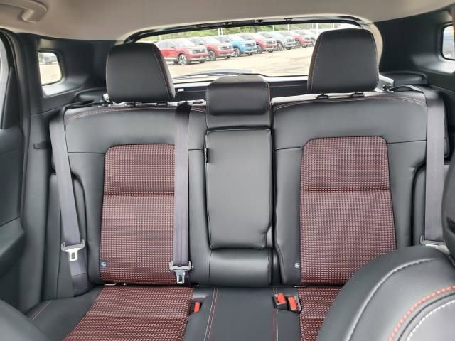 New 2026 Nissan Kicks SR image 14