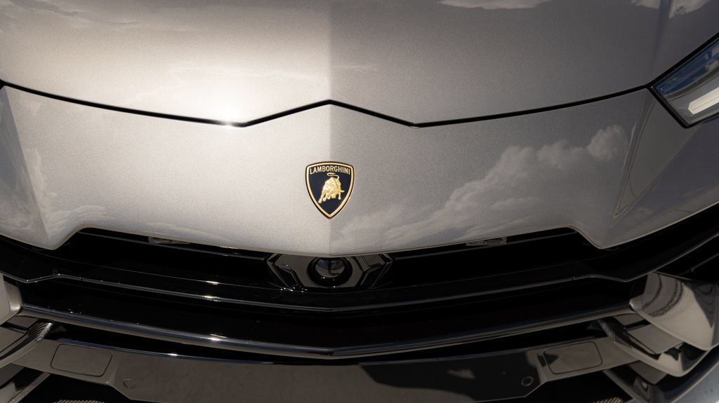 Used 2023 Lamborghini Urus Performante AWD/4WD image 9