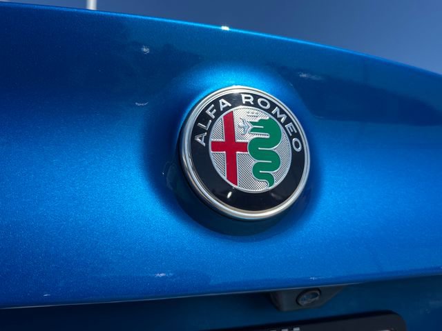 Used 2024 Alfa Romeo Giulia Veloce image 12