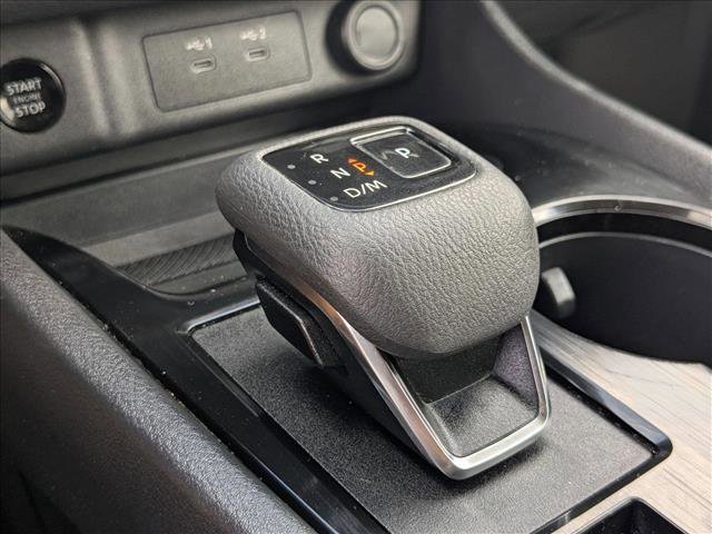 Used 2024 Nissan Rogue SV image 12