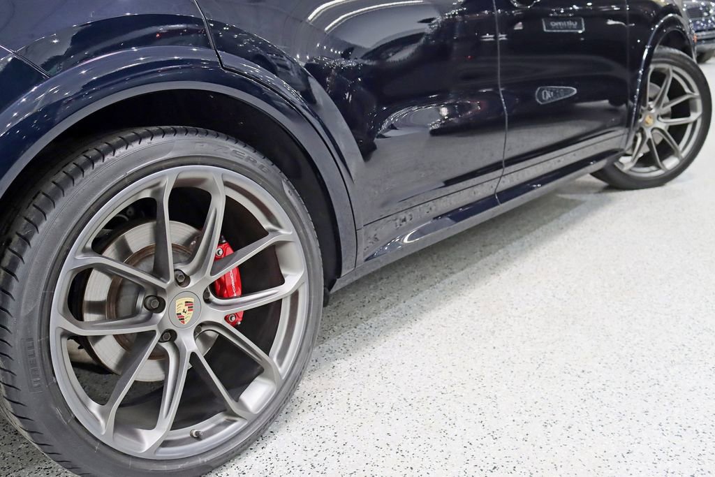 Used 2023 Porsche Cayenne GTS image 13