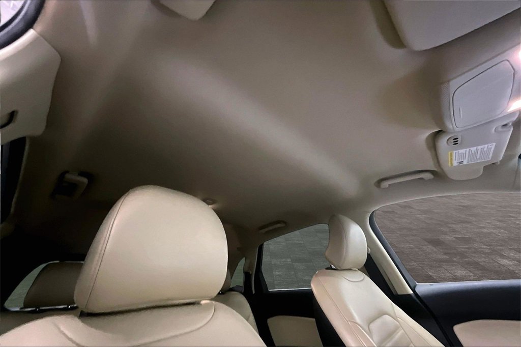 Used 2018 Ford Edge SEL w/ Equipment Group 201A image 11