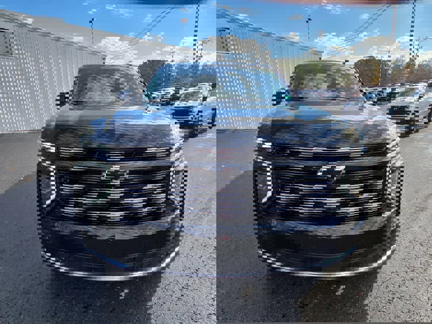 New 2026 Chevrolet Suburban High Country image 2