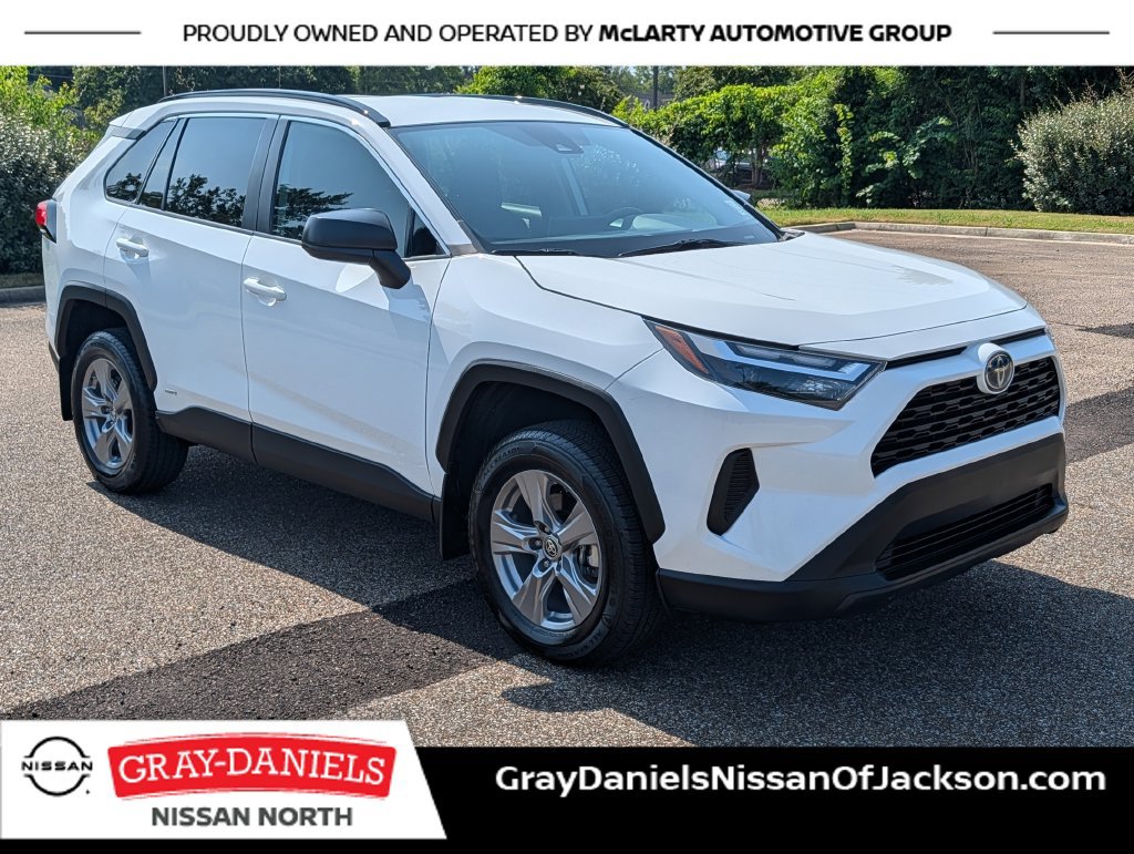 Used 2024 Toyota RAV4 LE AWD/4WD image 7