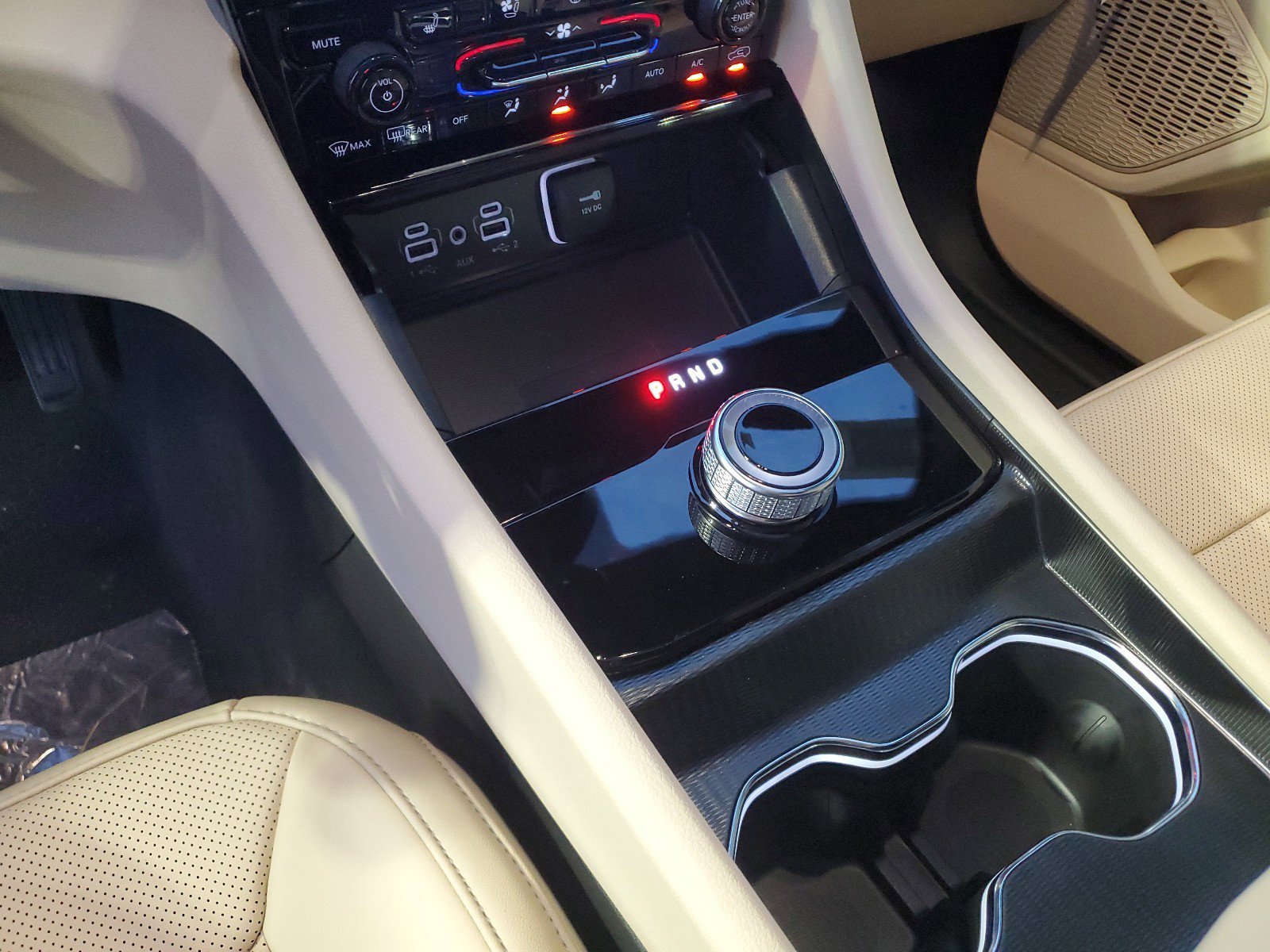 New 2025 Jeep Grand Cherokee Limited w/ Luxury Tech Group II image 27