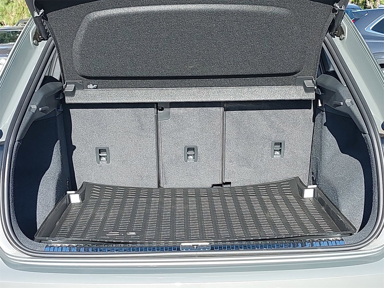 Used 2025 Audi Q3 2.0T Premium w/ Convenience Package image 12